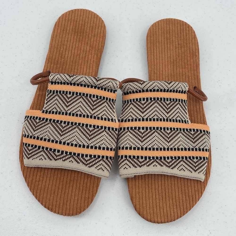 Unbranded nwot soft cloth flats sandals